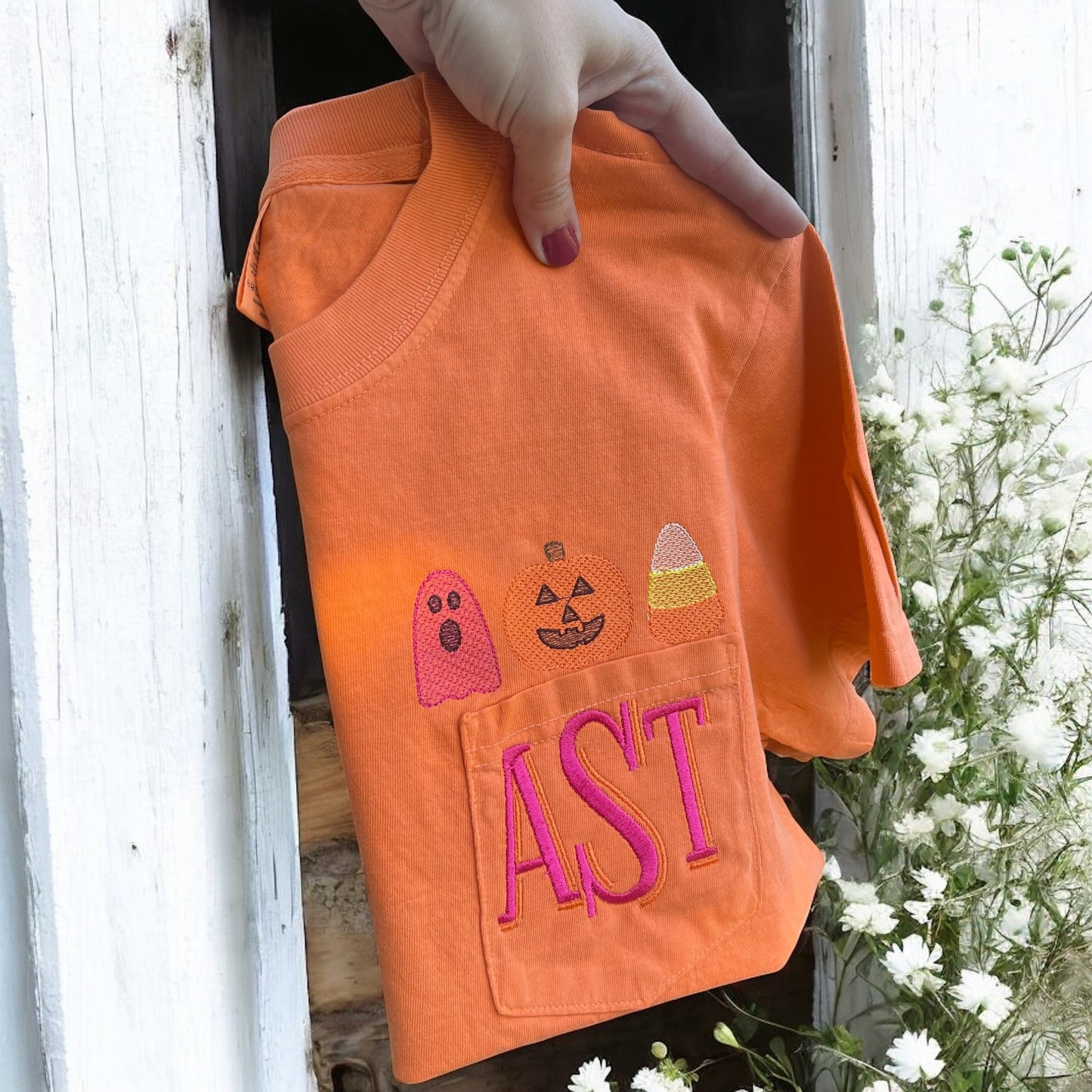 Spooky Trio Embroidered pocket monogram tee