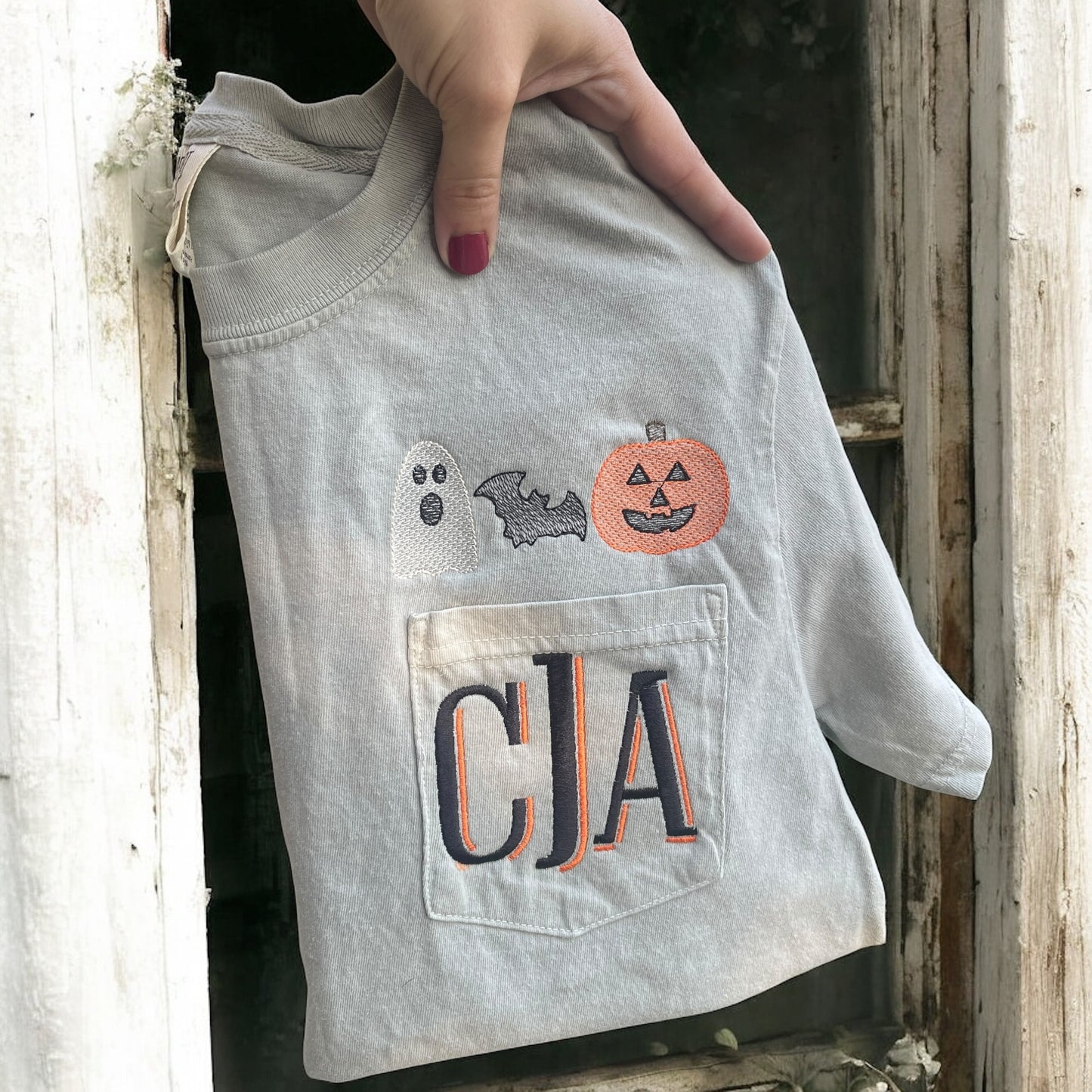 Spooky Trio Embroidered pocket monogram tee