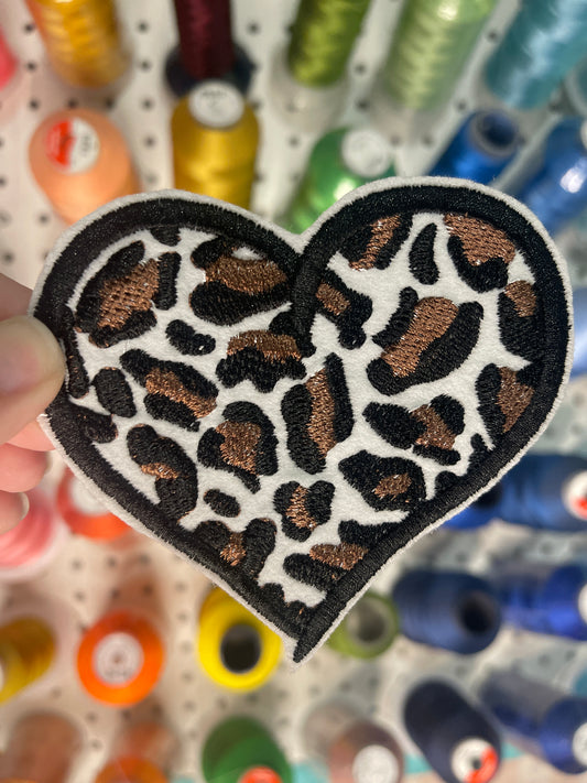 Leopard heart - large - Iron on embroidered patch
