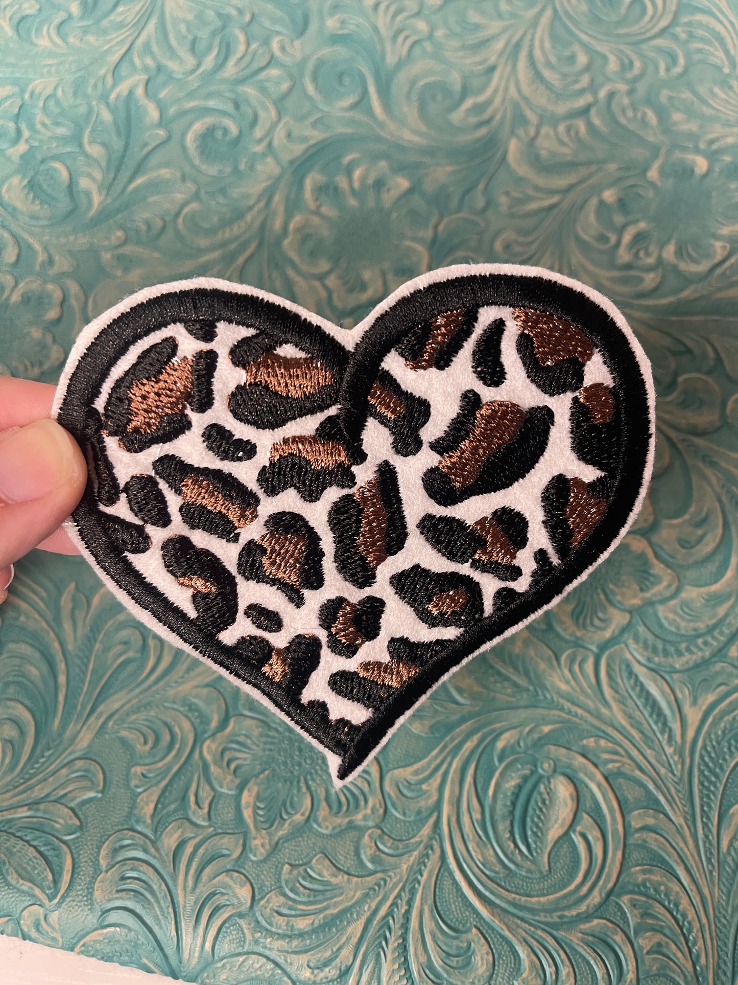 Leopard heart - large - Iron on embroidered patch